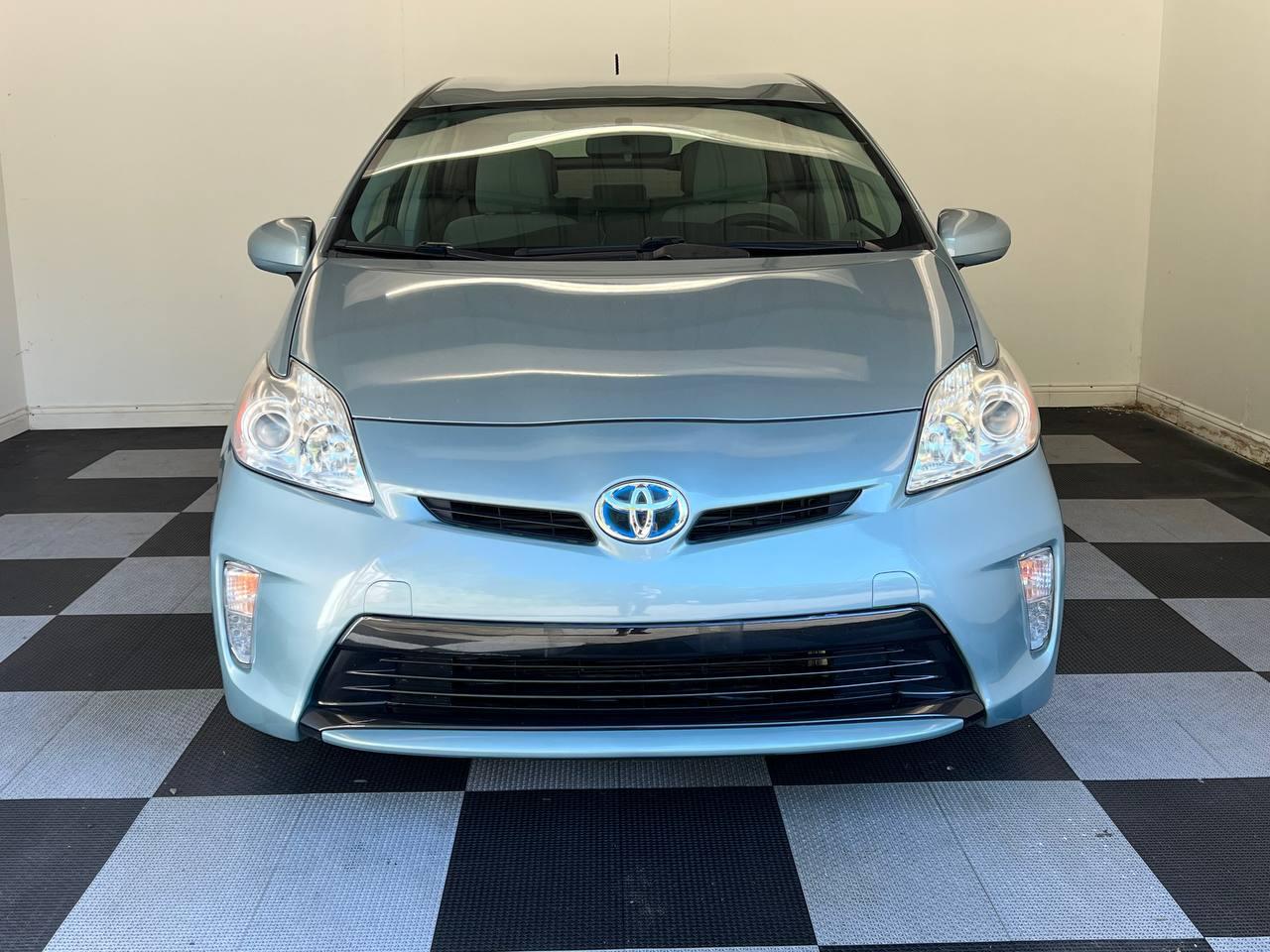 Toyota Prius Two 2013