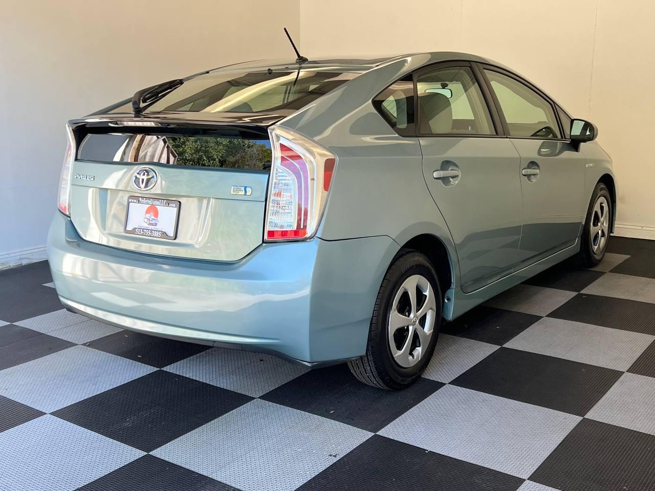 Toyota Prius Two 2013