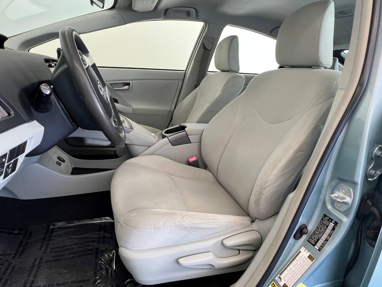 Toyota Prius Two 2013