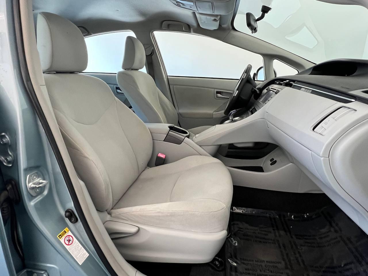 Toyota Prius Two 2013