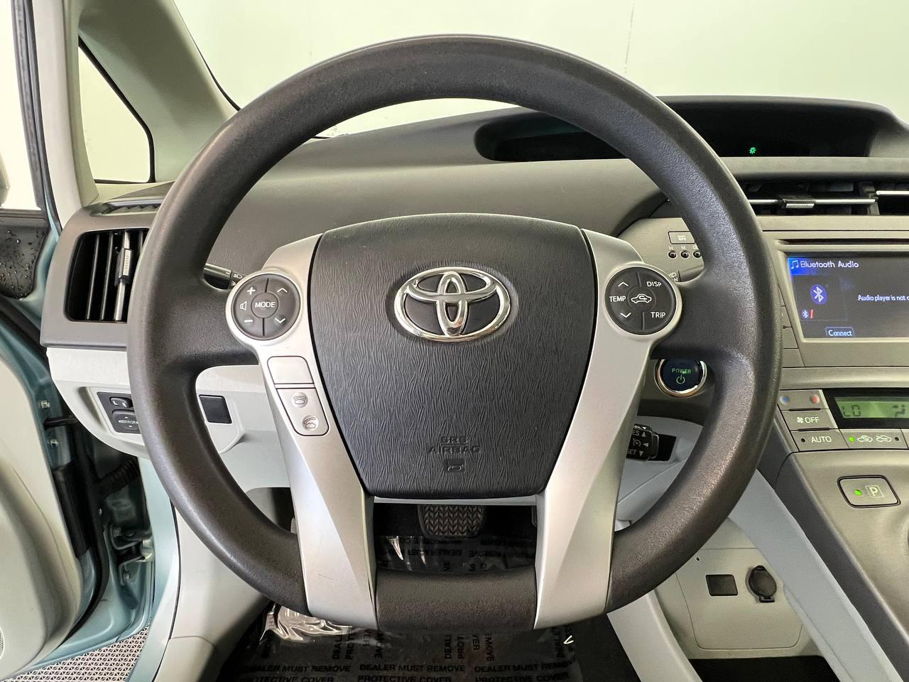 Toyota Prius Two 2013