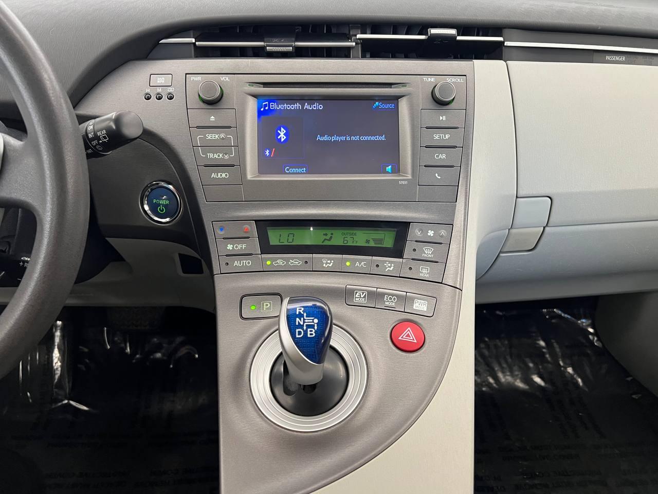 Toyota Prius Two 2013