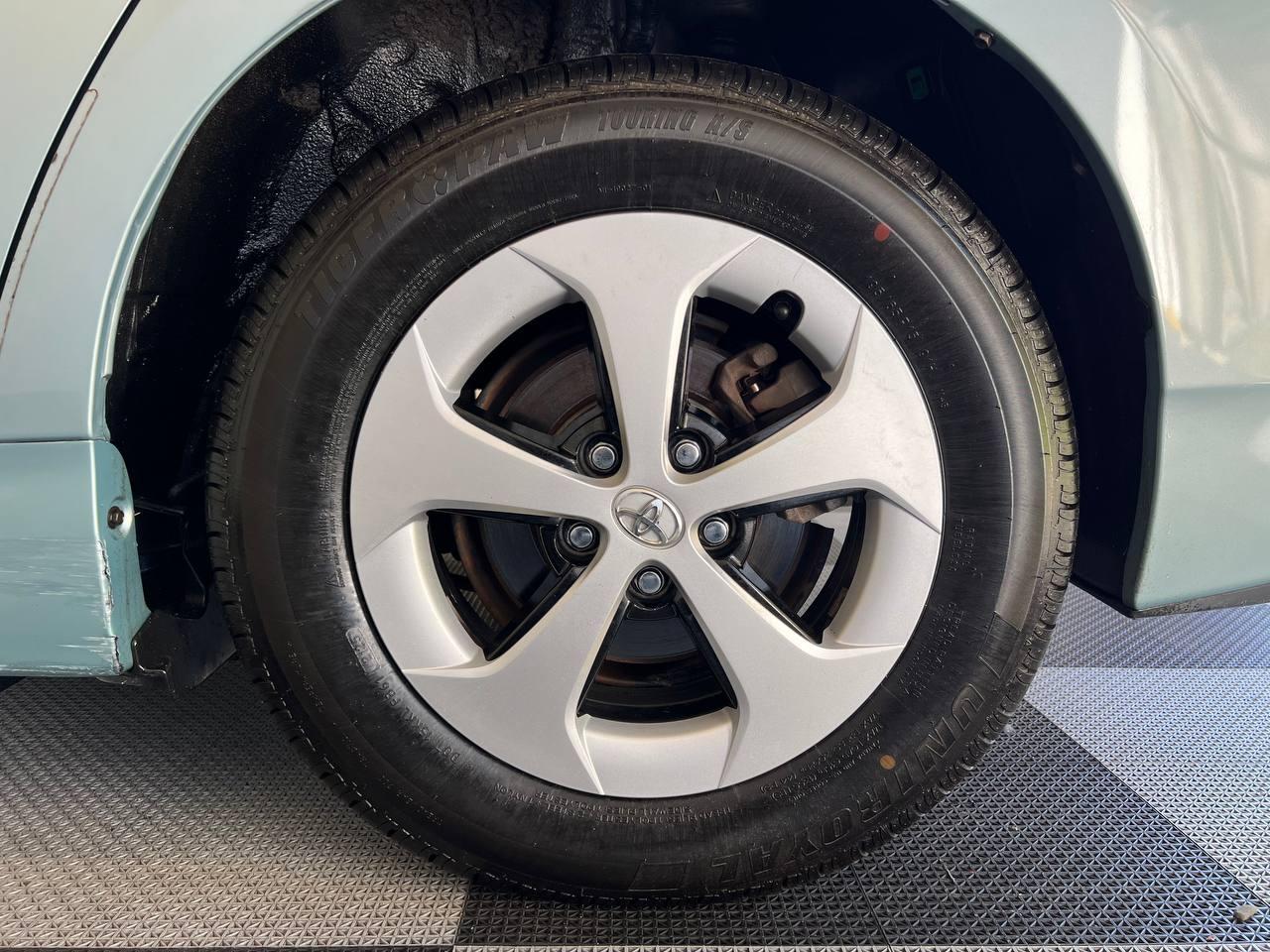 Toyota Prius Two 2013