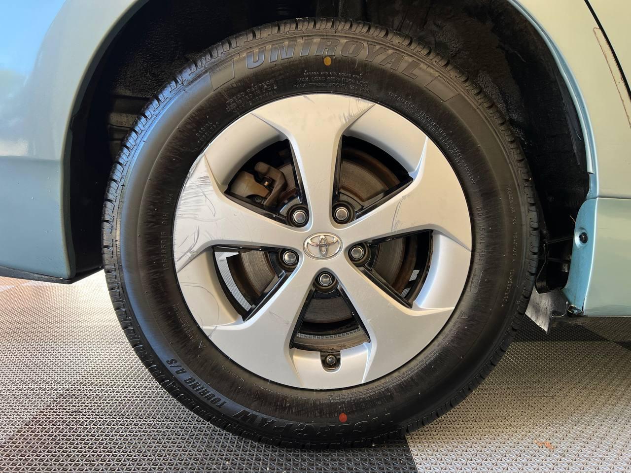 Toyota Prius Two 2013