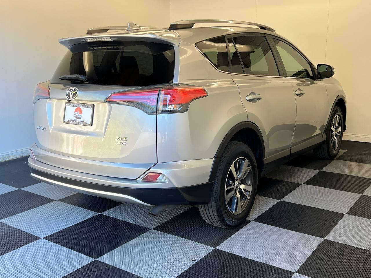 Toyota RAV4 XLE AWD 2017