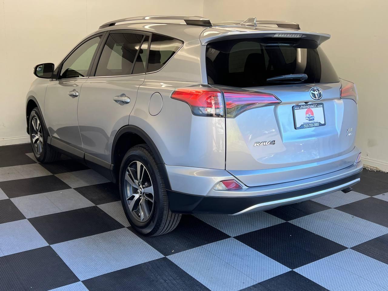 Toyota RAV4 XLE AWD 2017