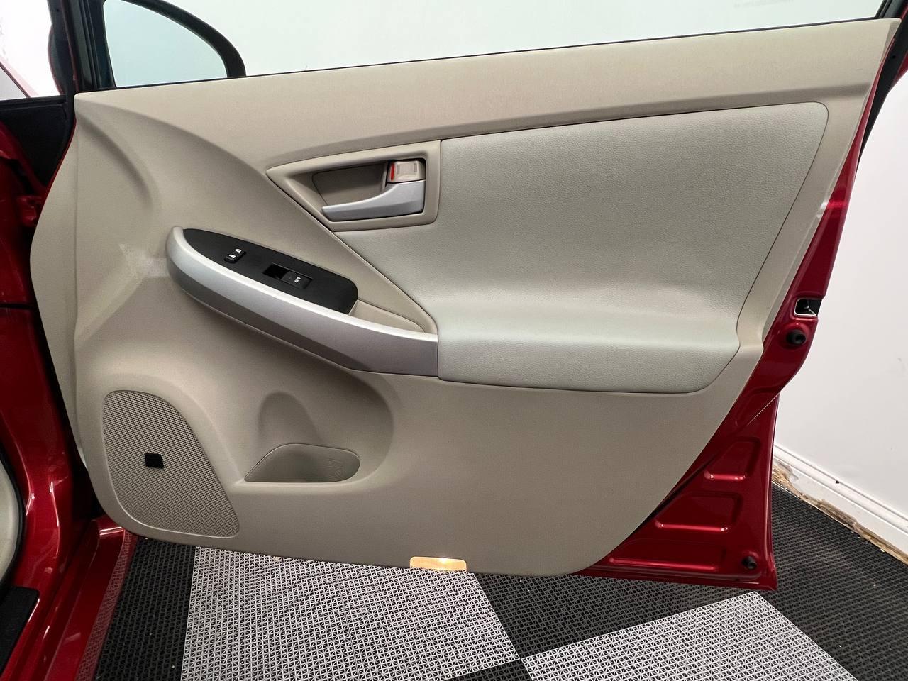 Toyota Prius Two 2011