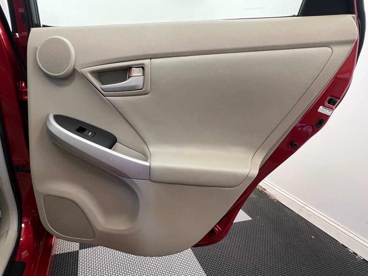 Toyota Prius Two 2011