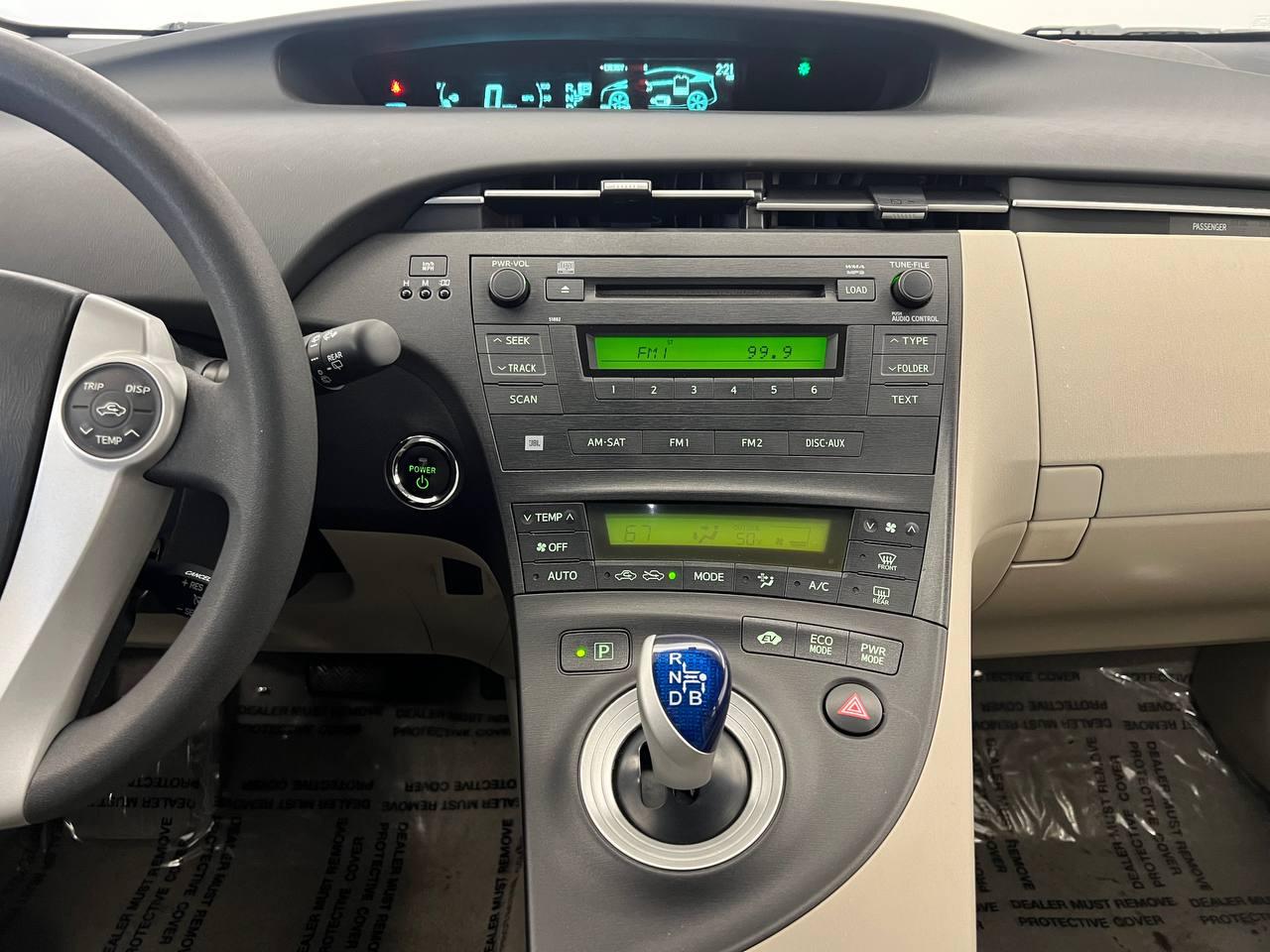Toyota Prius Two 2011