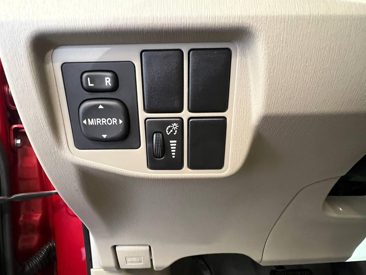 Toyota Prius Two 2011