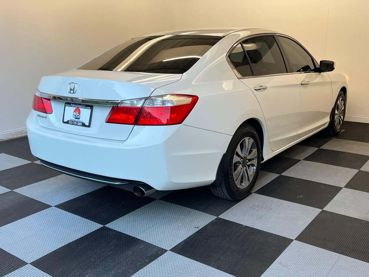 Honda Accord Sdn LX AT 2013