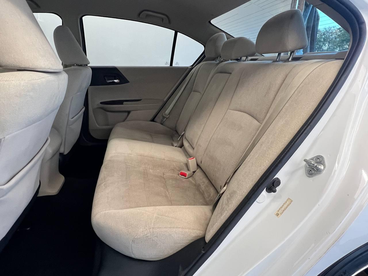 Honda Accord Sdn LX AT 2013