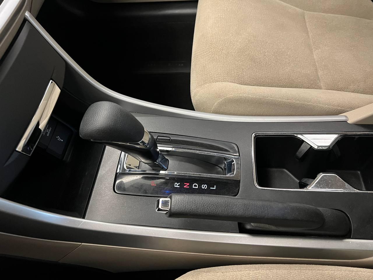Honda Accord Sdn LX AT 2013
