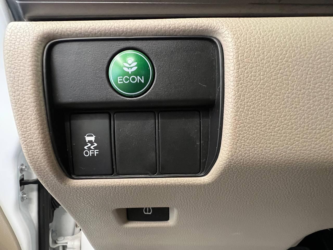 Honda Accord Sdn LX AT 2013