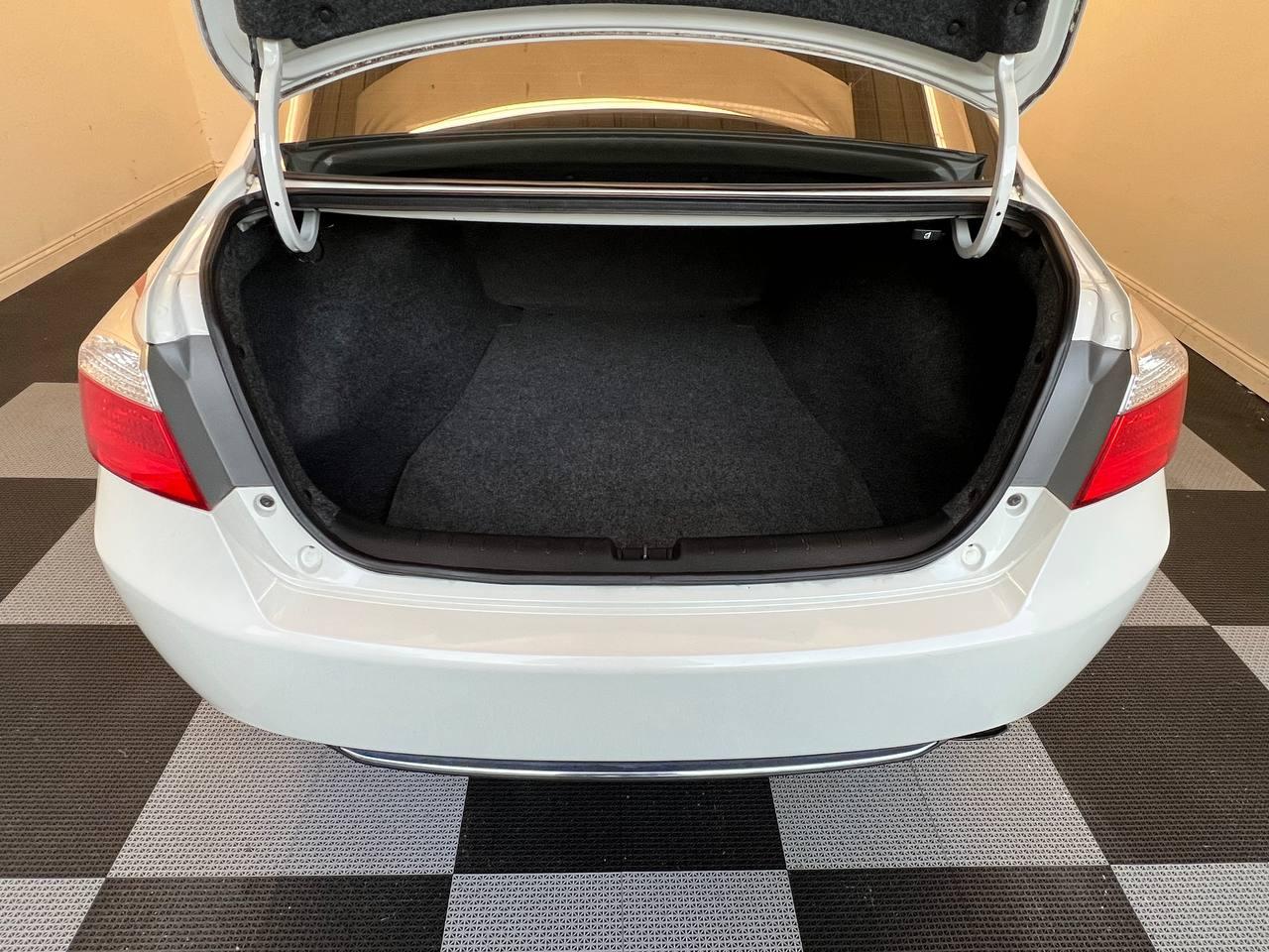 Honda Accord Sdn LX AT 2013