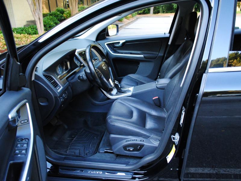 2015 Volvo XC60 T5 Premier photo 4
