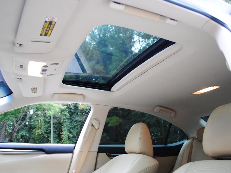 2015 Lexus ES 350 Premium photo 20