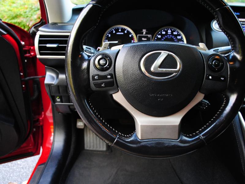 2015 Lexus IS 250 photo 26