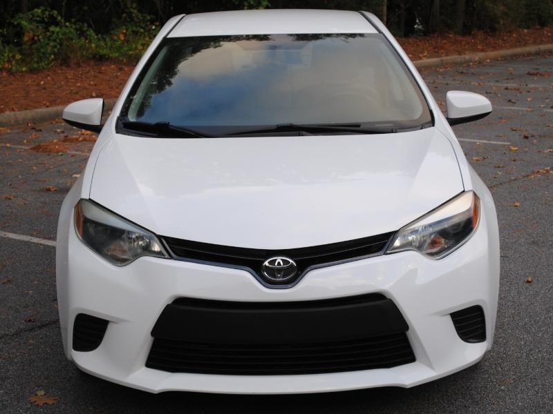 2015 Toyota Corolla LE photo 2