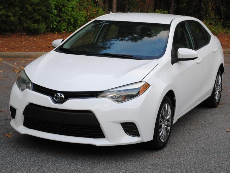 2015 Toyota Corolla LE photo 4