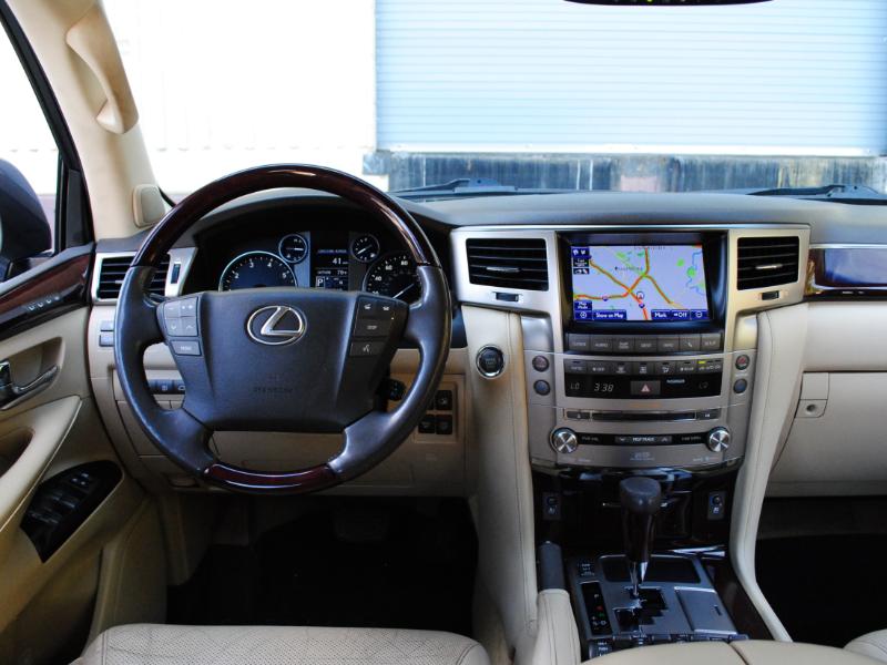 Lexus LX 570  2013 Lexus LX 570  2013