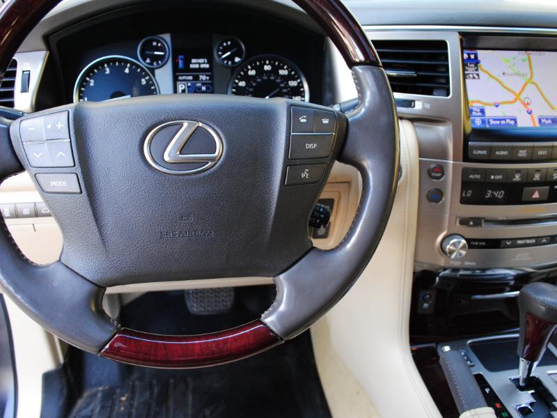 Lexus LX 570  2013 Lexus LX 570  2013