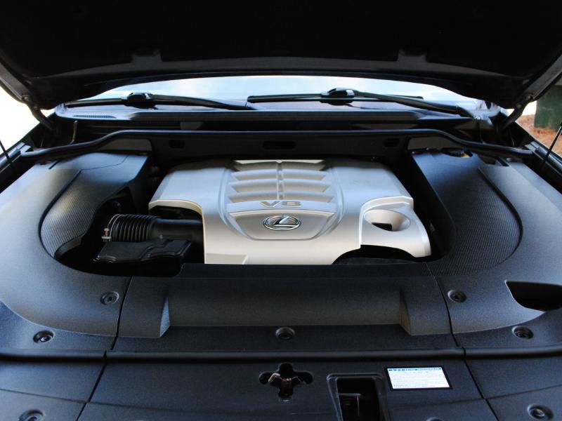 Lexus LX 570  2013 Lexus LX 570  2013