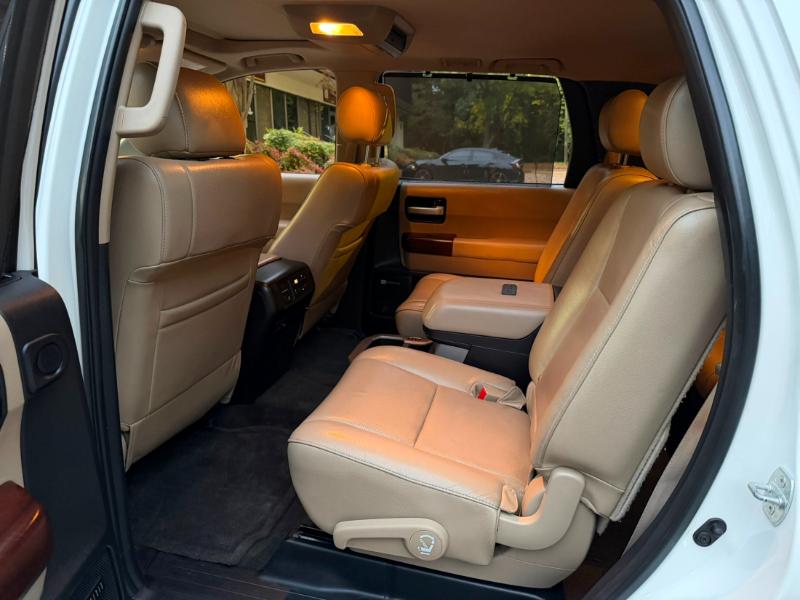 Toyota Sequoia Platinum 4WD FFV 2014 Toyota Sequoia Platinum 4WD FFV 2014