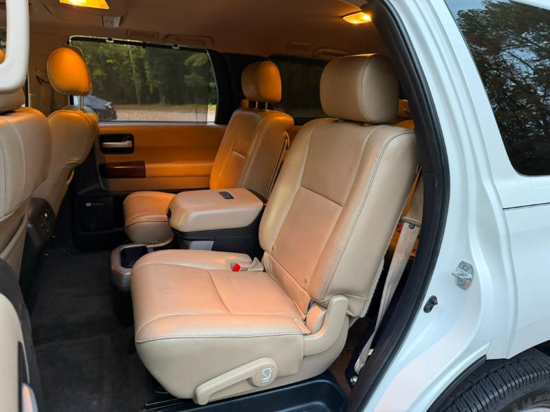 Toyota Sequoia Platinum 4WD FFV 2014 Toyota Sequoia Platinum 4WD FFV 2014