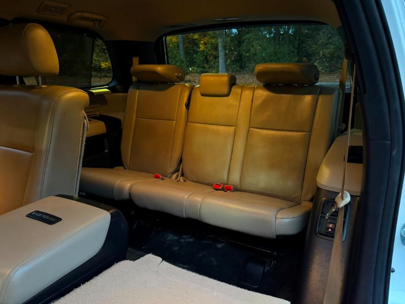 Toyota Sequoia Platinum 4WD FFV 2014 Toyota Sequoia Platinum 4WD FFV 2014