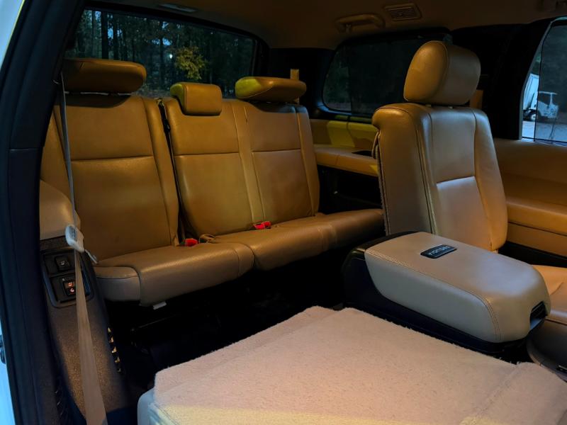 Toyota Sequoia Platinum 4WD FFV 2014 Toyota Sequoia Platinum 4WD FFV 2014