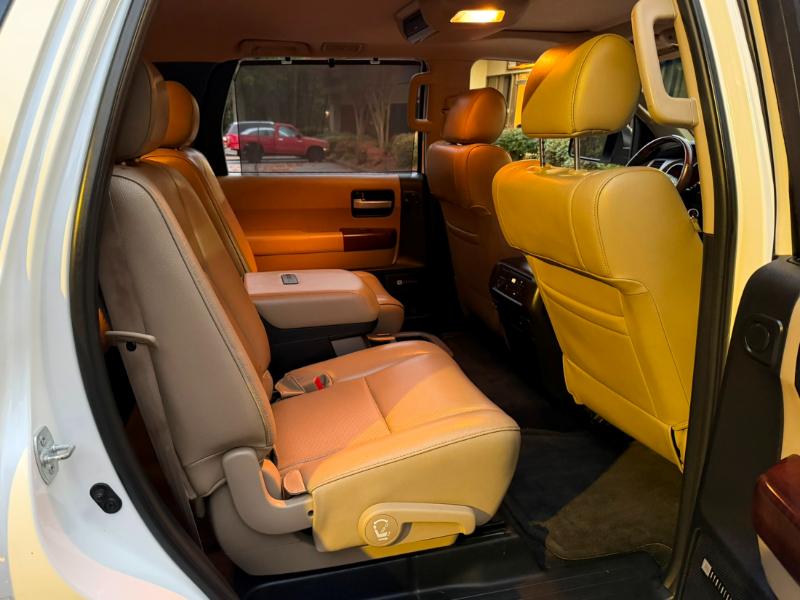 Toyota Sequoia Platinum 4WD FFV 2014 Toyota Sequoia Platinum 4WD FFV 2014