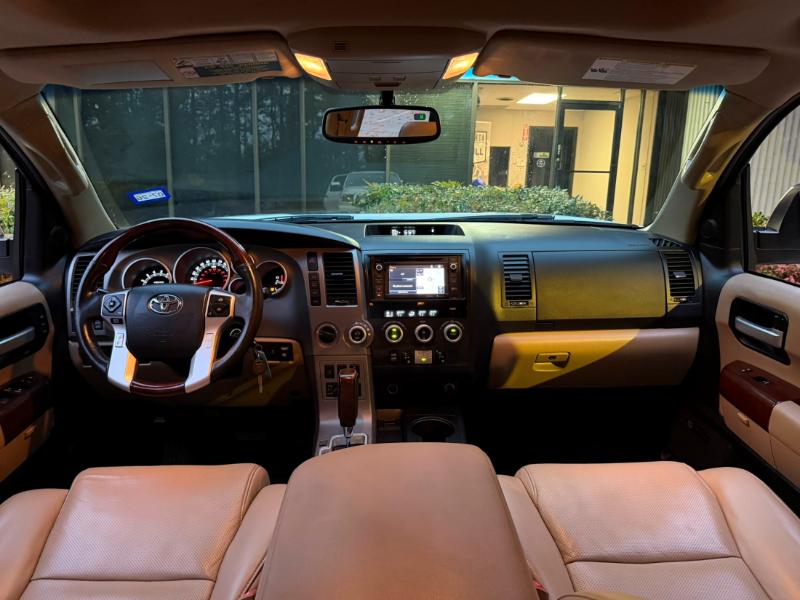 Toyota Sequoia Platinum 4WD FFV 2014 Toyota Sequoia Platinum 4WD FFV 2014