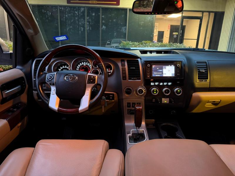 Toyota Sequoia Platinum 4WD FFV 2014 Toyota Sequoia Platinum 4WD FFV 2014