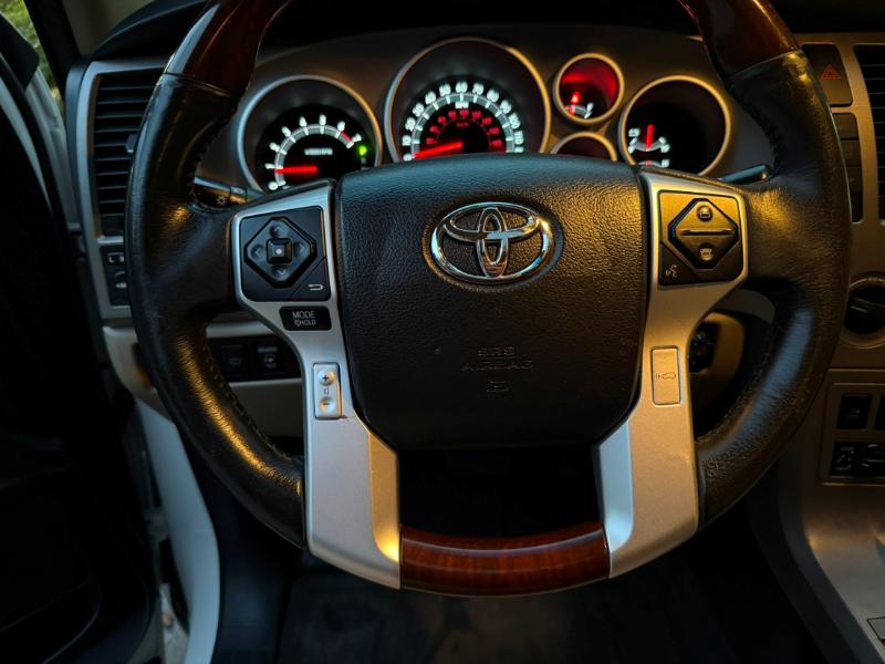 Toyota Sequoia Platinum 4WD FFV 2014 Toyota Sequoia Platinum 4WD FFV 2014