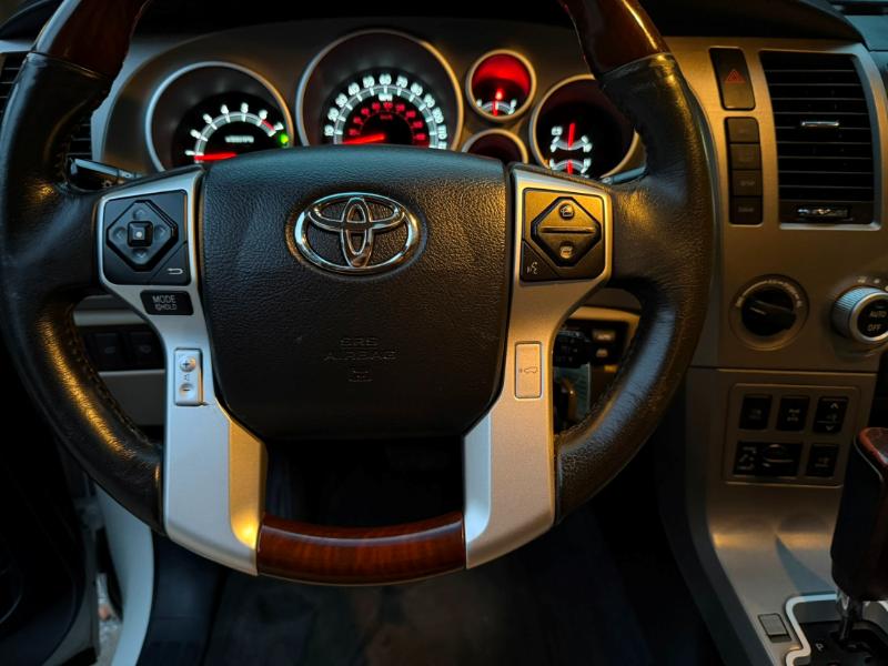 Toyota Sequoia Platinum 4WD FFV 2014 Toyota Sequoia Platinum 4WD FFV 2014