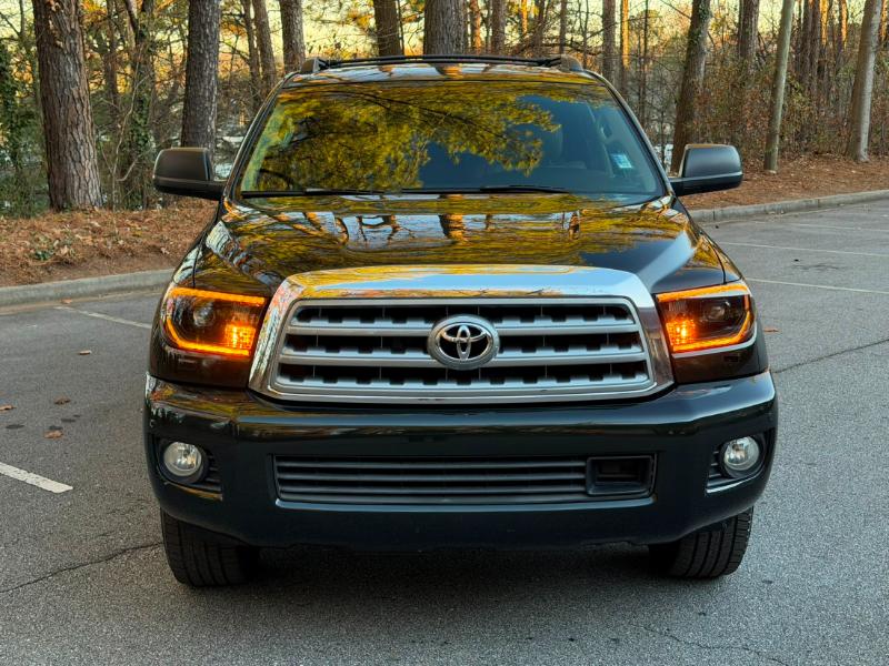 Toyota Sequoia Plantium 4WD 2010