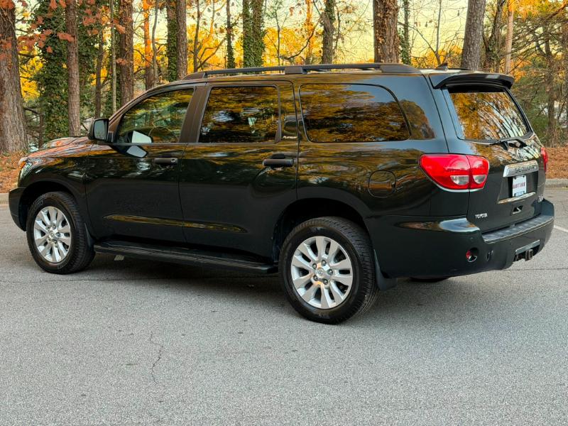 Toyota Sequoia Plantium 4WD 2010