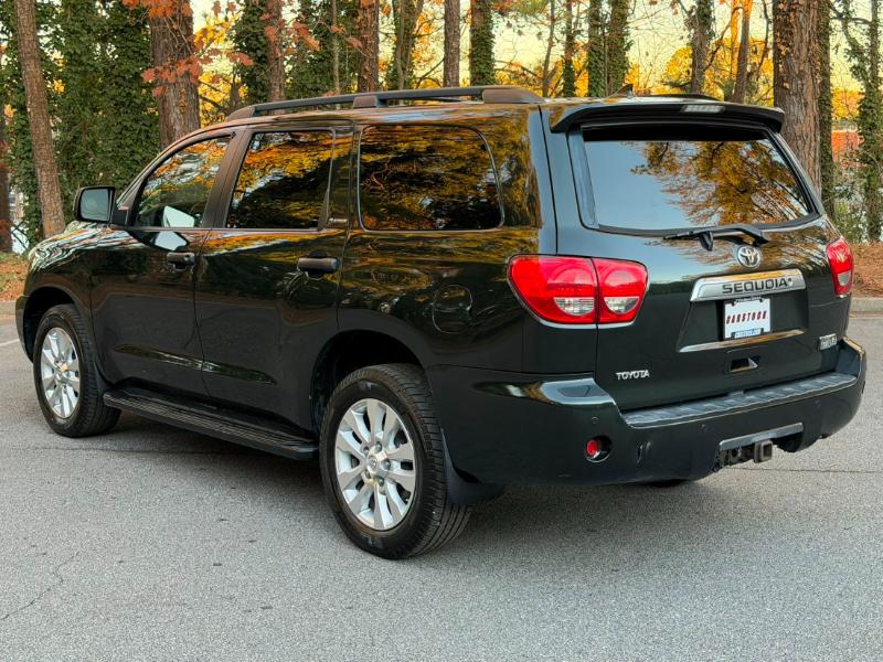 Toyota Sequoia Plantium 4WD 2010