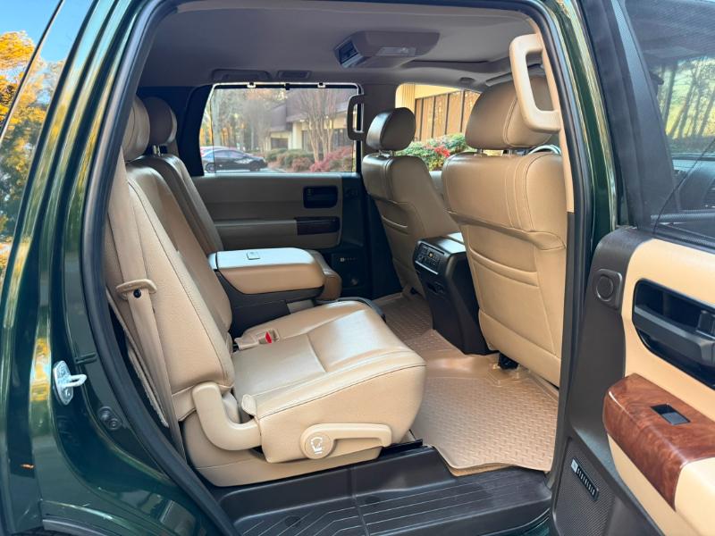 Toyota Sequoia Plantium 4WD 2010