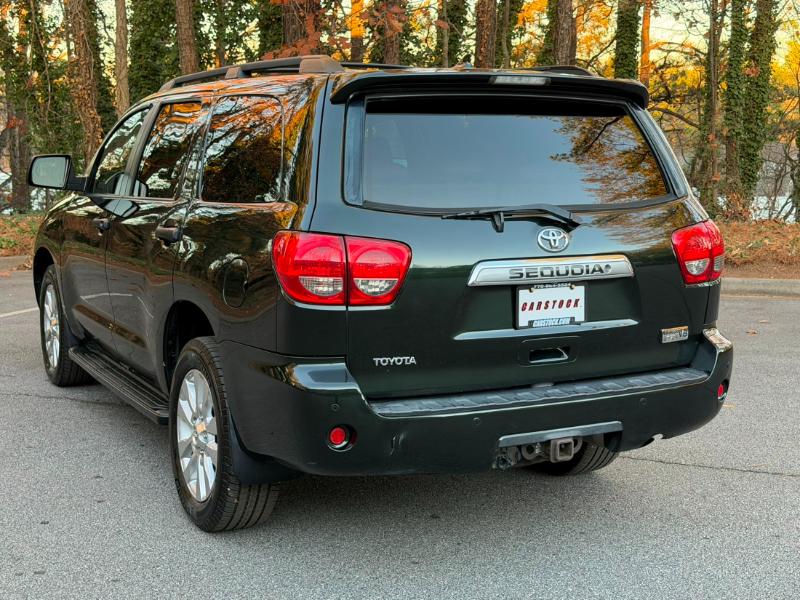 Toyota Sequoia Plantium 4WD 2010