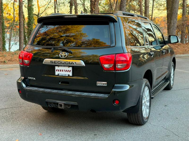 Toyota Sequoia Plantium 4WD 2010