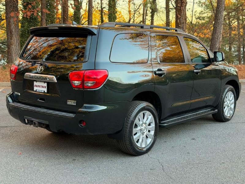 Toyota Sequoia Plantium 4WD 2010