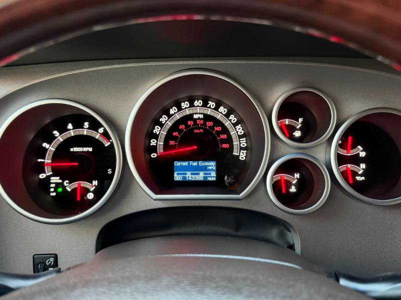 Toyota Sequoia Plantium 4WD 2010