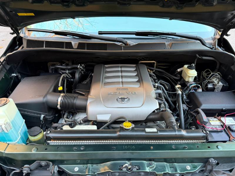 Toyota Sequoia Plantium 4WD 2010