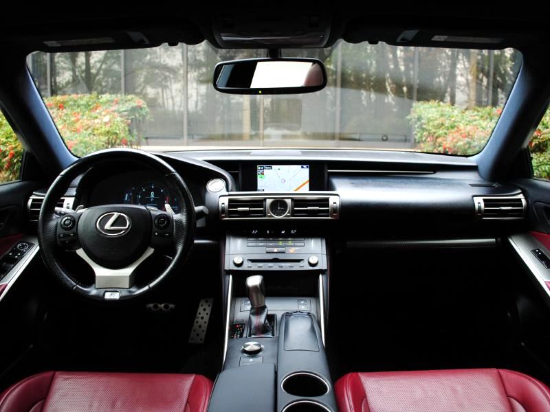 Lexus IS  2016