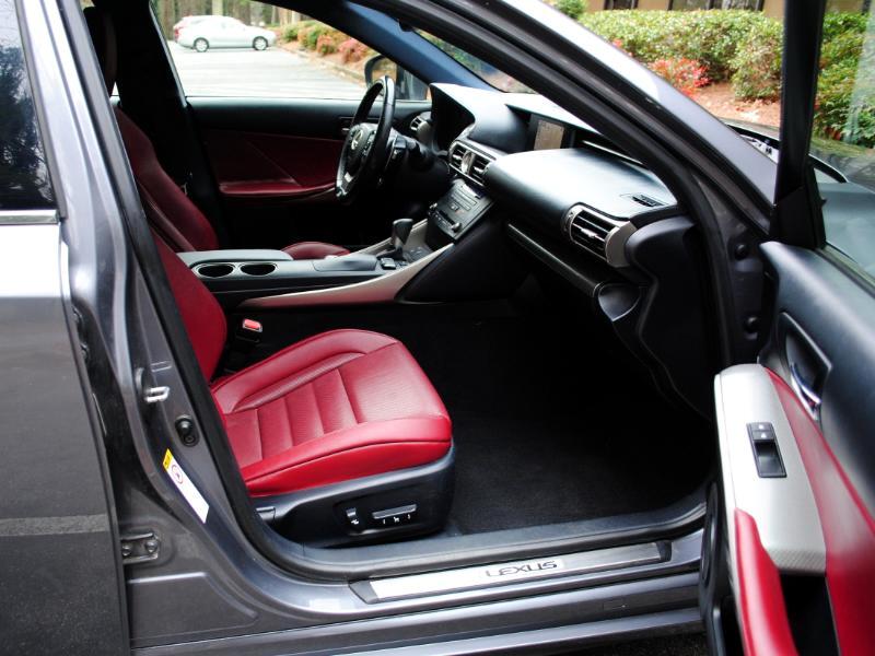 Lexus IS  2016