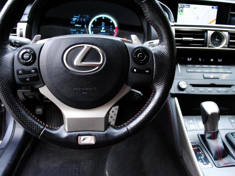 Lexus IS  2016