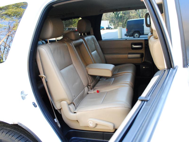 Toyota Sequoia  2015