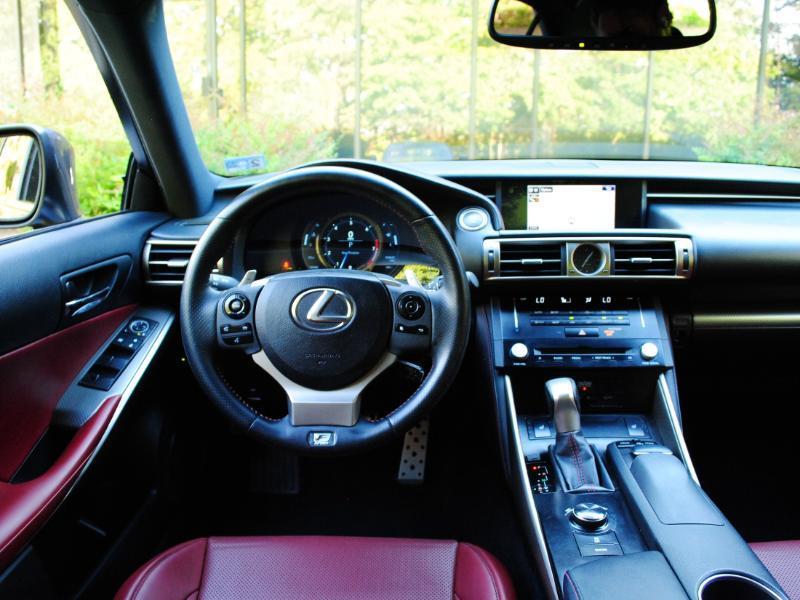 Lexus IS  2014